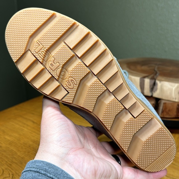 SOREL Women's Evie Lace Waterproof Suede Ankle Bootie - Picture 10 of 15